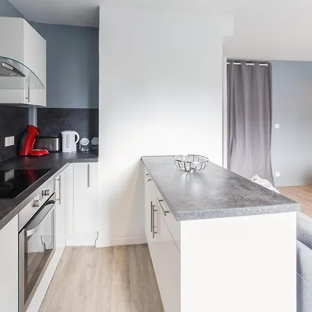 Nice Flat With Large Terrace Near The Centre Of Rouen - Welkeys * روان